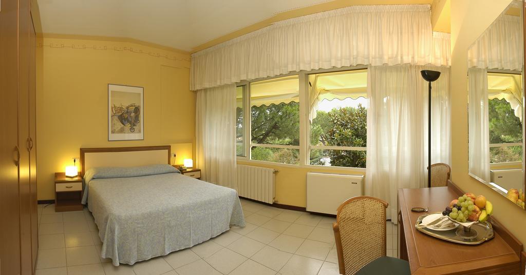 Hotel Le Ginestre Lido di Camaiore Extérieur photo