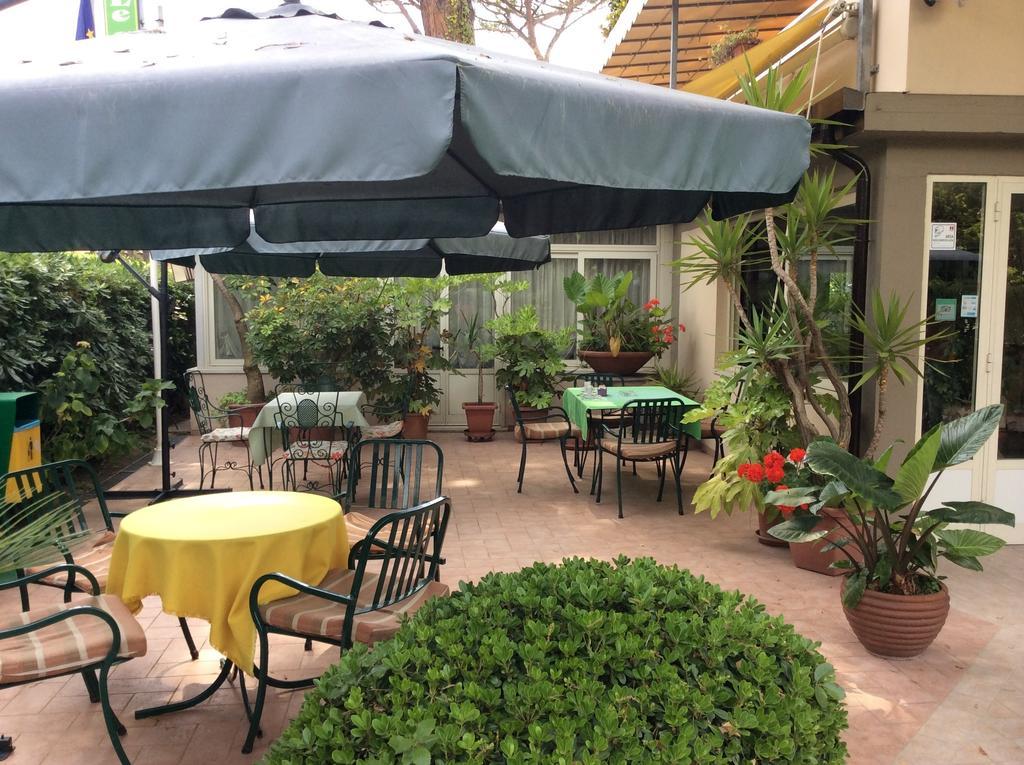 Hotel Le Ginestre Lido di Camaiore Extérieur photo