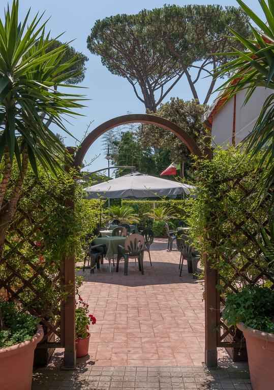 Hotel Le Ginestre Lido di Camaiore Extérieur photo