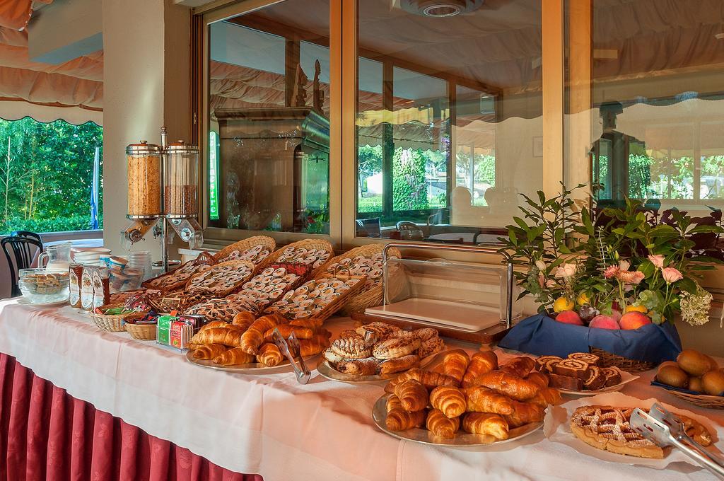 Hotel Le Ginestre Lido di Camaiore Extérieur photo