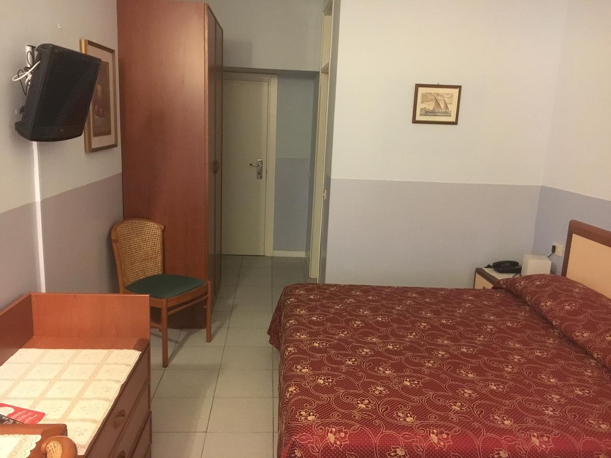 Hotel Le Ginestre Lido di Camaiore Extérieur photo