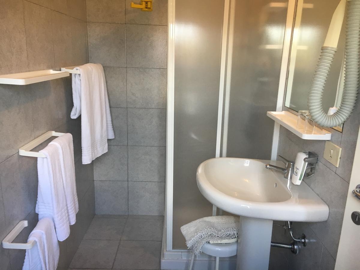 Hotel Le Ginestre Lido di Camaiore Extérieur photo