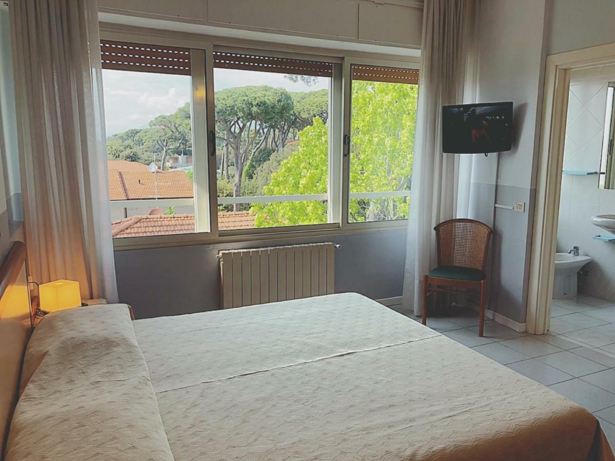 Hotel Le Ginestre Lido di Camaiore Extérieur photo